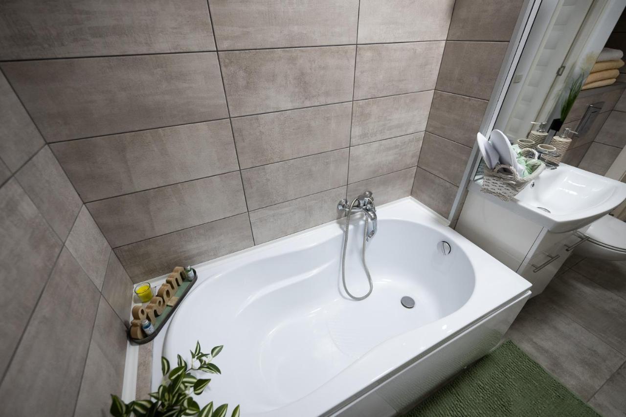 L&R Boutique Apartment Otelu Rosu Zewnętrze zdjęcie